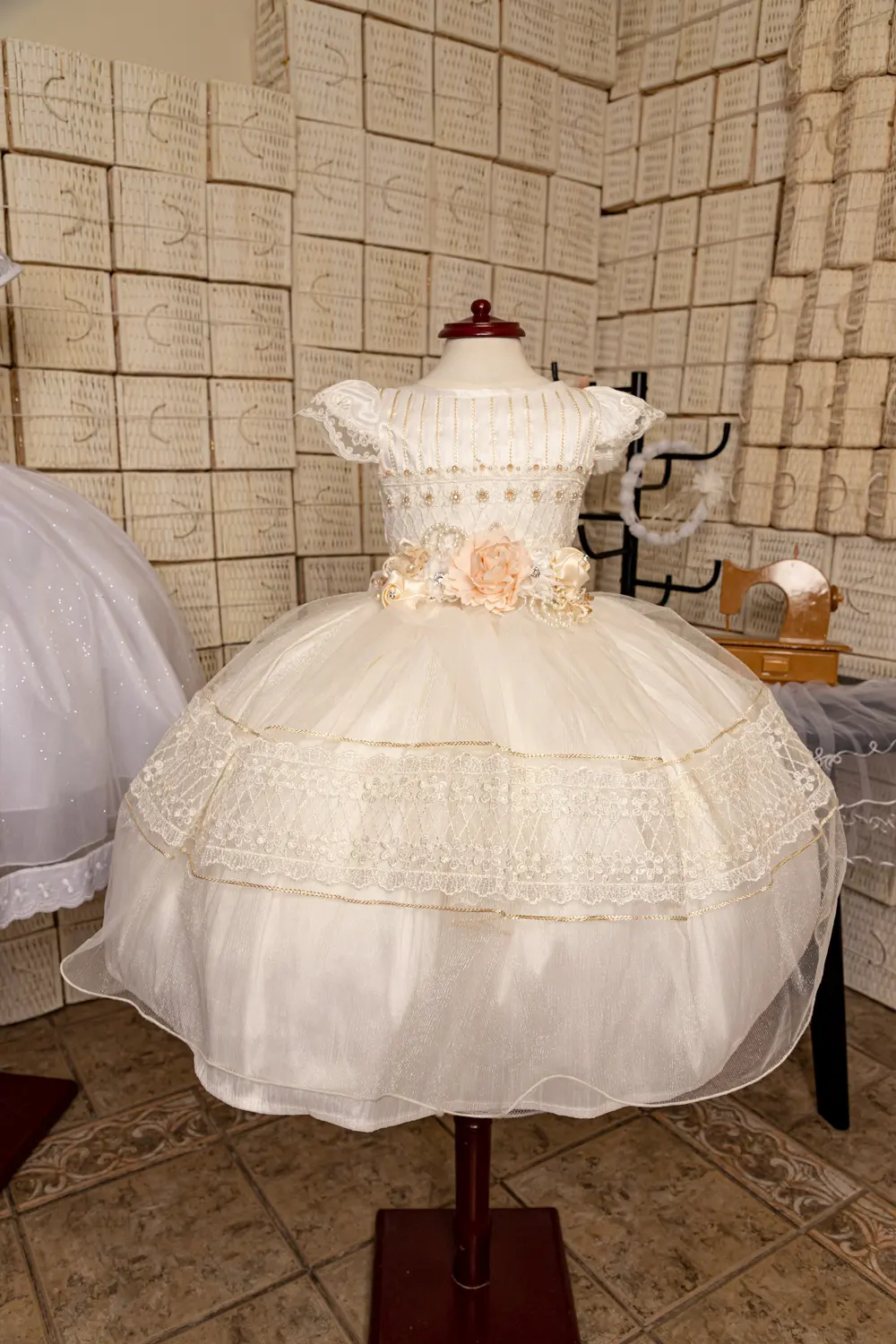 VESTIDO CEREMONIA M30 1 MARÍA BOUTIQUE TRC